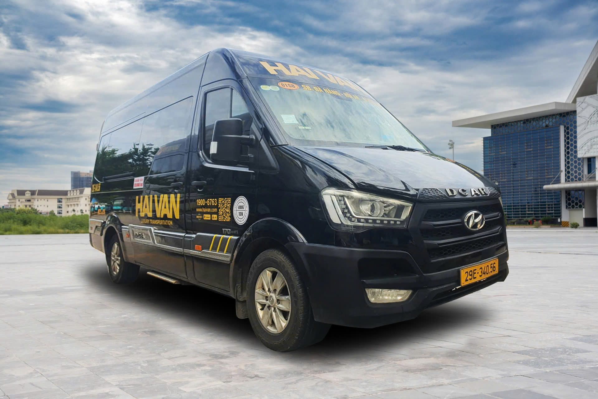 Hình ảnh xe buýt Limousine tuyến Sân bay Đà Nẵng - Hội An